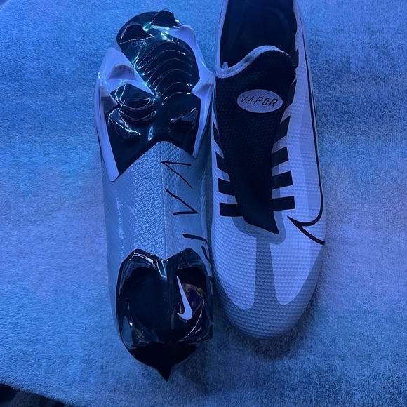 Nike Vapor Edge Pro 360 White Black Pure Platinum
Football Cleats Men Sz 12 new - Picture 5 of 7